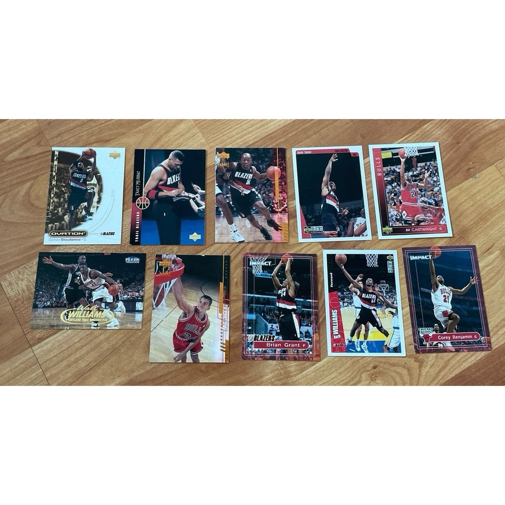 10 NBA Basketball Cards
Good condition